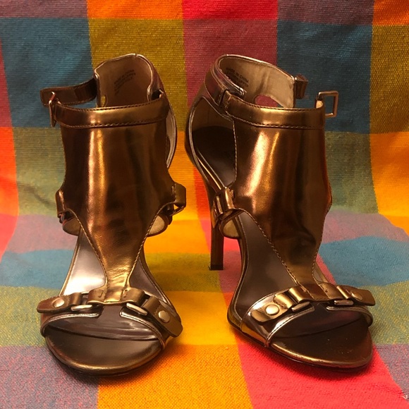Michael Kors Metallic Heels size 8 - Picture 2 of 8